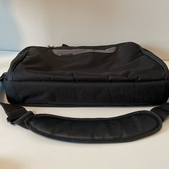 Everki Advance laptop briefcase - Picture 2 of 8